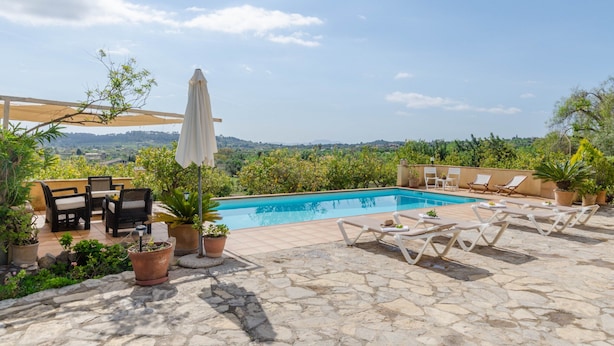 Villa | Pool - Villa Near Mountains (Selva)