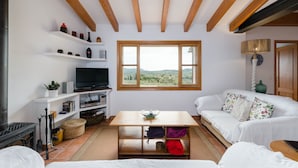Villa | Living room - Villa Near Mountains (Selva)