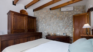 Villa - Villa Near Mountains (Selva)