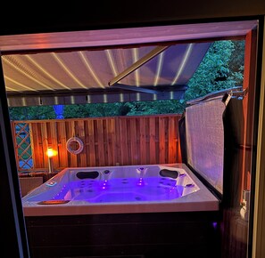 Bain à remous extérieur