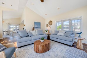 TV, fireplace - Updated Home, Very Close to the Beach! (Duck)