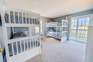 4 chambres, fer et planche à repasser, accès au Wi-Fi (inclus)