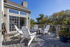 Terrace/patio - Updated Home, Very Close to the Beach! (Duck)