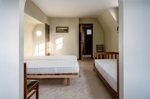 4 bedrooms, free WiFi