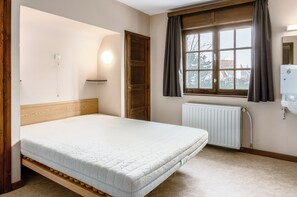 4 bedrooms, free WiFi