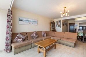 DVD player - 3 bedroom accommodation in Sint Idesbald (Sint Idesbald)