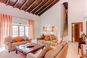 Villa | 5 bedrooms - Casa Dos Amigos in S o Bartolomeu de Messines (Silves)