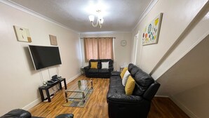 Unclassified image, 5 of 46, button - London - 3-beds - Sleeps 7 - Near River Thames (London)