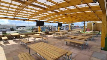 Cabin | Outdoor dining