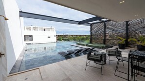 Outdoor dining - Luxury Penthouse│Private Rooftop Pool│Concierge (Tulum)