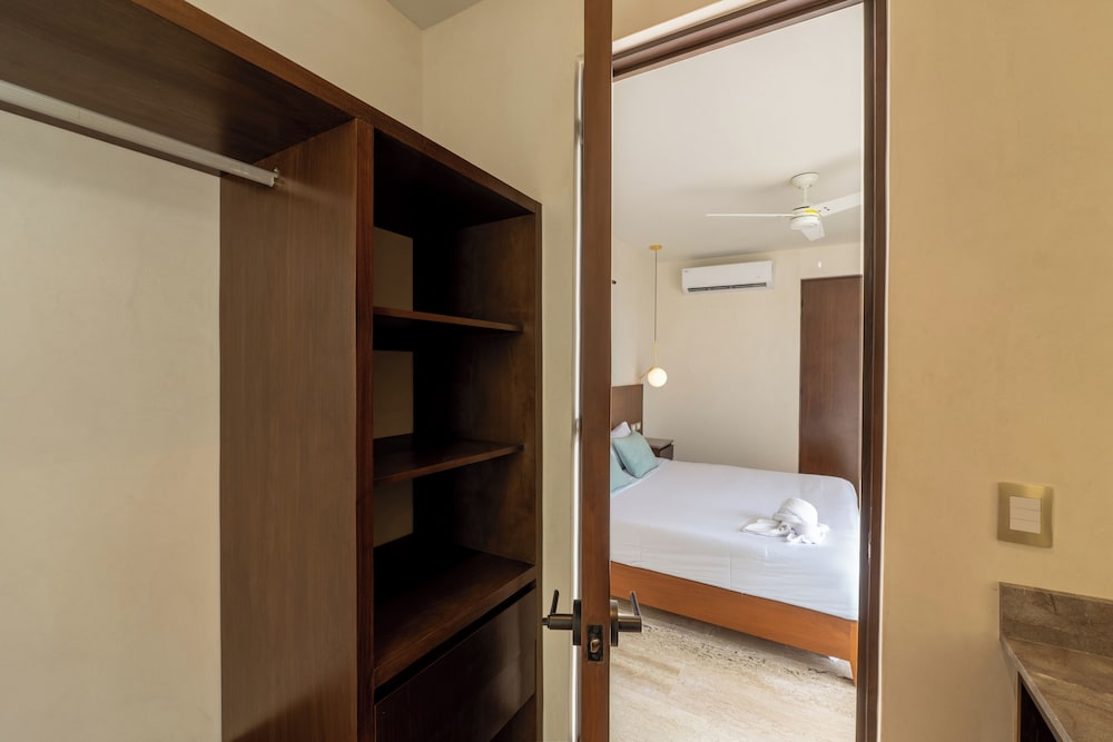 Illustration of Luxury Penthouse Apartment Building With Concierge