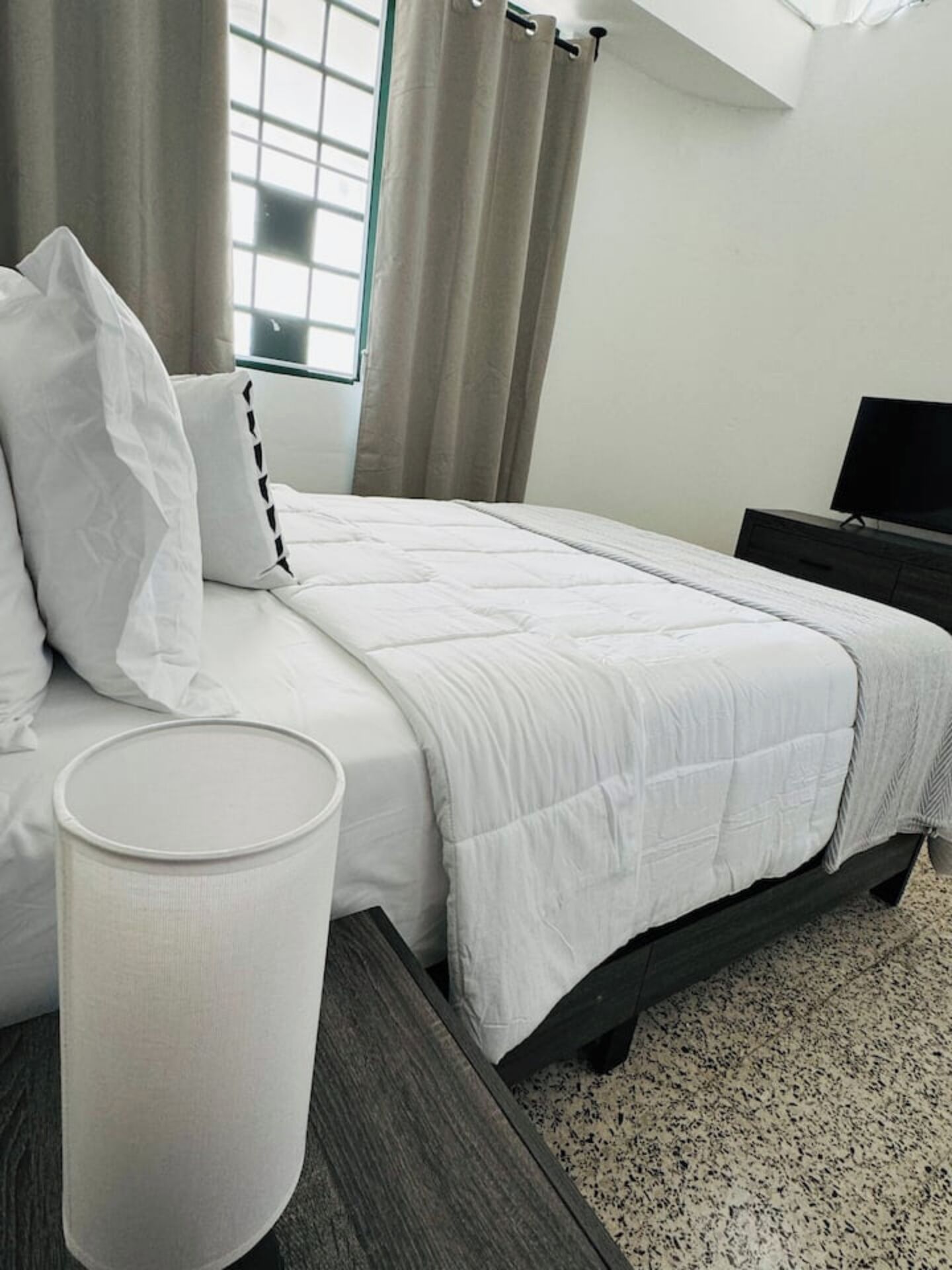 2 bedrooms, desk, iron/ironing board, travel crib