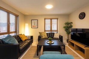 TV - The Hockney- 2 bd Hip Ap. Ultra Fast WIFI (Belfast)