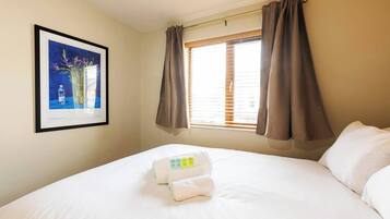 2 bedrooms, iron/ironing board, travel cot, WiFi