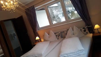 Apartment | 2 bedrooms, free WiFi, bed sheets