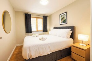 2 bedrooms, iron/ironing board, travel cot, WiFi