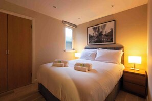 Iron/ironing board, travel crib, WiFi, bed sheets