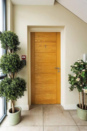 Interior - The Monet- Chic 1 Bed Apt (Gold Short Term Stays) (Belfast)