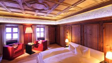Exclusive Suite, City View, Annex Building | In-room safe, blackout drapes, iron/ironing board (on request)