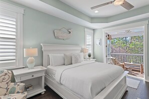 5 habitaciones, escritorio y tabla de planchar con plancha 