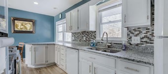 Cozy 3BR Home in Oakdale with BBQ & Private Patio!