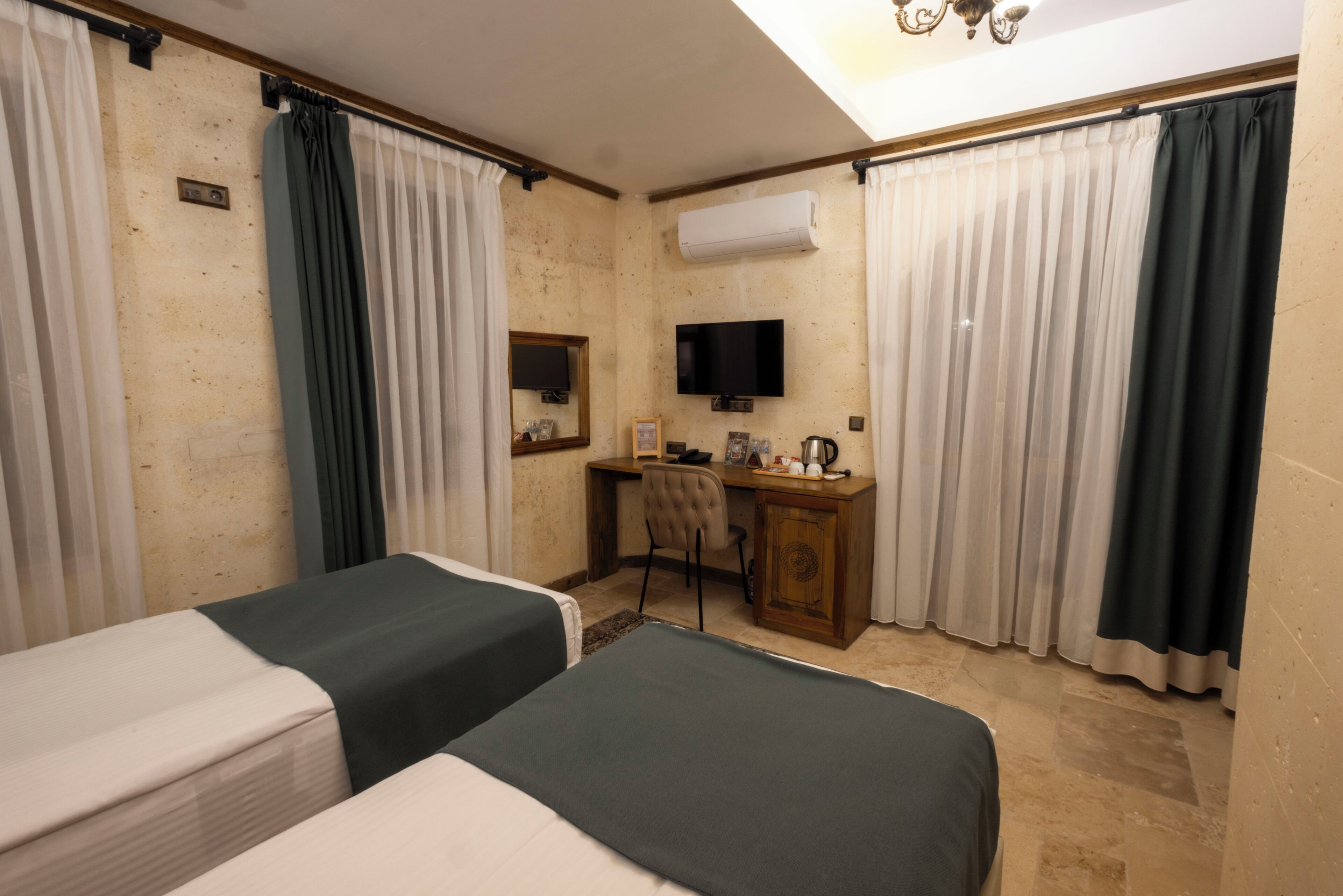 Standard Twin Room | Premium bedding, down comforters, Select Comfort beds, minibar