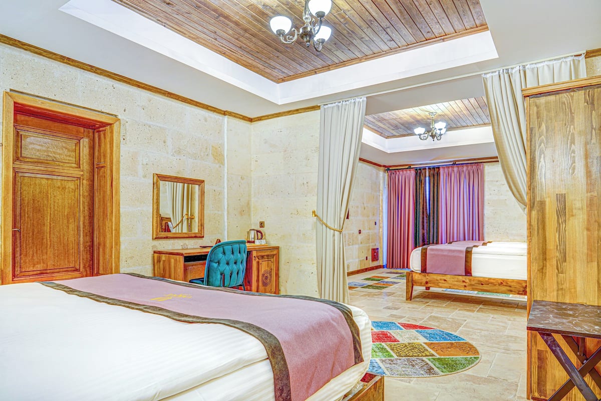 Family Room, Multiple Beds | Premium bedding, Select Comfort beds, minibar, desk