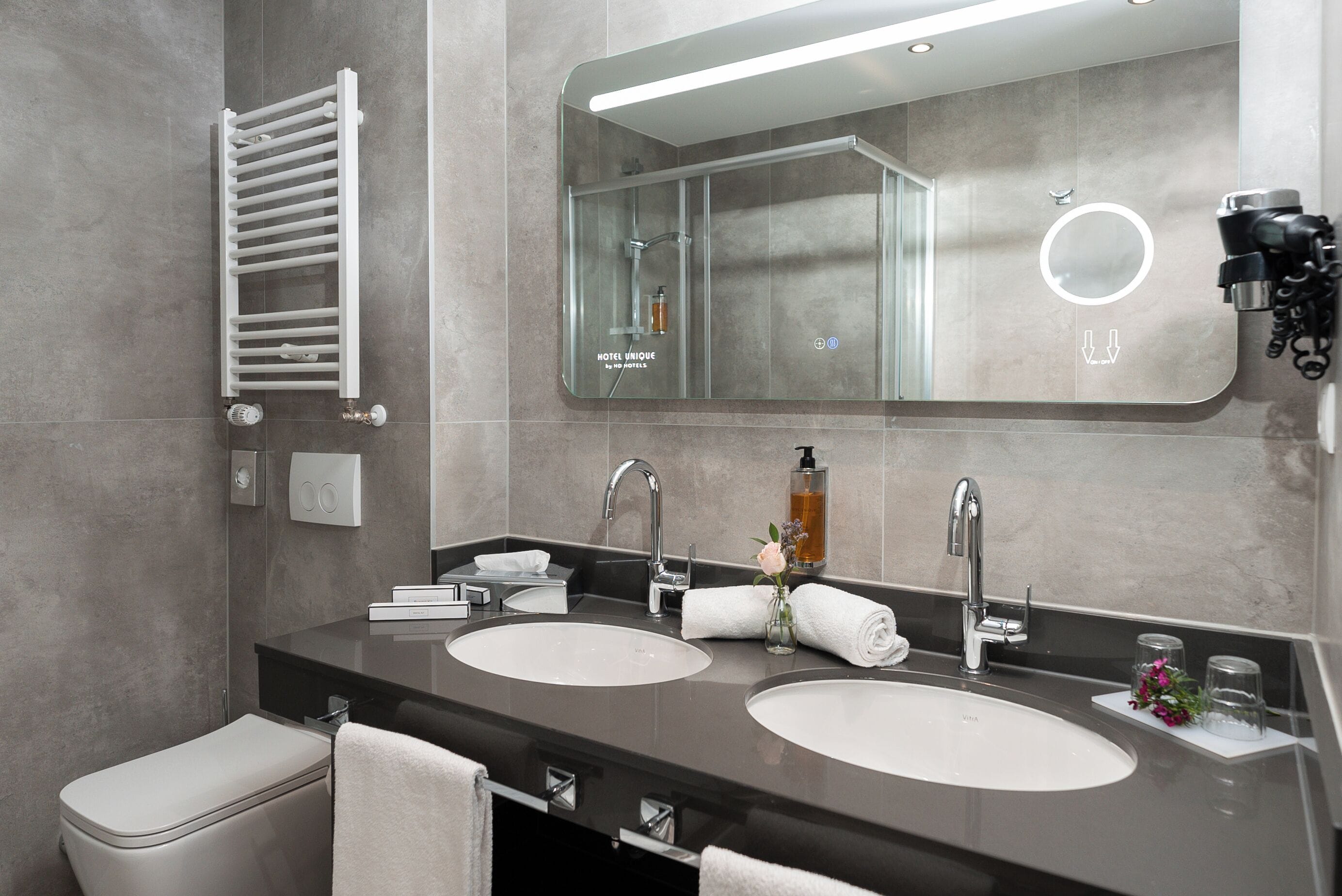 淋浴设施、吹风机、毛巾、肥皂