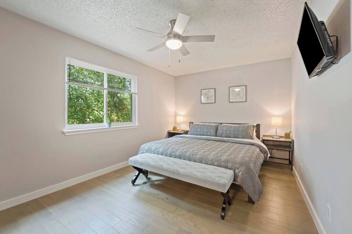 2 bedrooms, desk, iron/ironing board, free WiFi