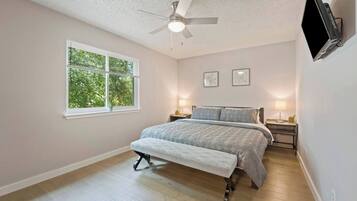 2 bedrooms, desk, iron/ironing board, free WiFi