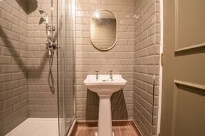 Apartment | 1 bedroom - Host Stay Woodroffe Arms Hope Twin Room 5 (Hope Valley)