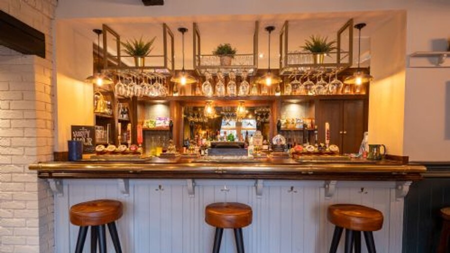 Host Stay Woodroffe Arms Hope Twin Room 5