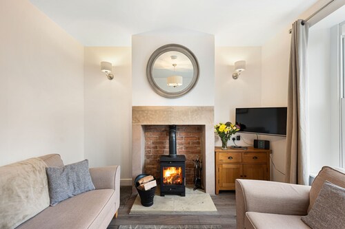 Host Stay March Cottage