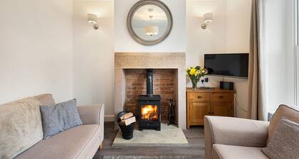 Host Stay March Cottage