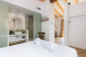 1 bedroom, individually furnished, iron/ironing board - Aesthetic Farmhouse in Nature (Costitx)