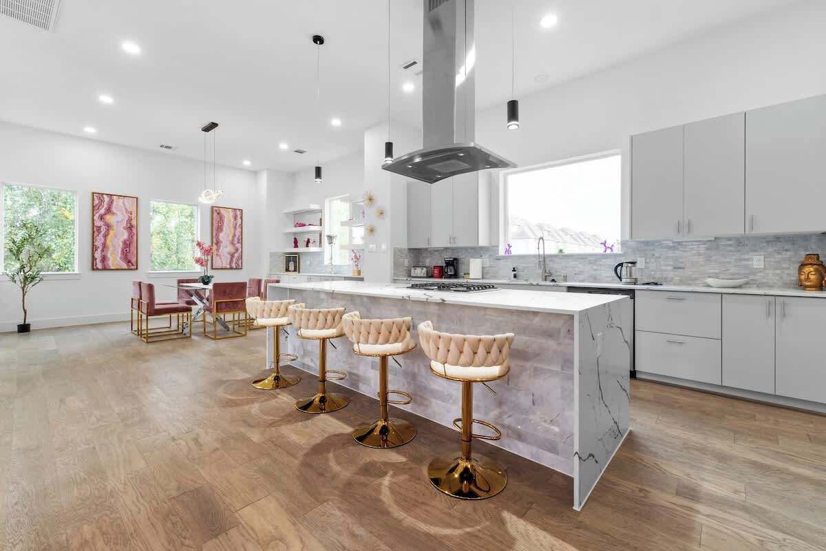 雪櫃、微波  爐、焗爐、爐具