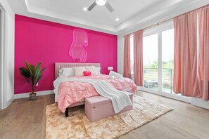 3 slaapkamers, een bureau, een strijkplank/strijkijzer, wifi