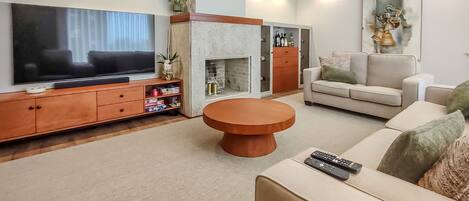 TV, fireplace