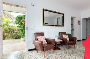 House | Living room - Pretty Apartment With Balcony (Alcúdia)