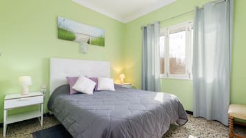 House | 3 bedrooms, individually furnished, iron/ironing board