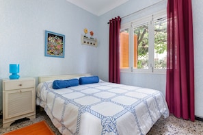 House | 3 bedrooms, individually furnished, iron/ironing board - Pretty Apartment With Balcony (Alcúdia)