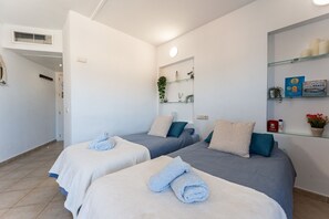 1 chambre, fer et planche à repasser, accès au Wi-Fi (inclus)
