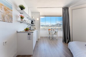 1 bedroom, iron/ironing board, free WiFi, bed sheets - MalagaSuite Mediterranean Beach (Fuengirola)