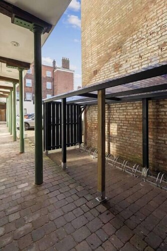 WhiskAwayStays  Victoria House Apartment 5