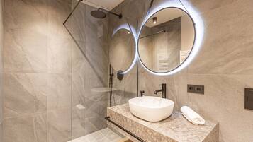 Apartment | Bathroom