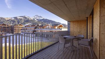 Apartment | Outdoor dining