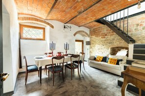 Interior - Historic Farmhouse & Private Cottage | Cortona Hills, Tuscany (Monsigliolo)