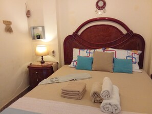 1 bedroom, desk, iron/ironing board, free WiFi