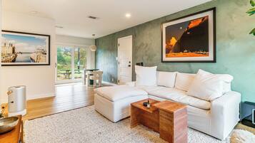 House (3 Bedrooms) | Front of property