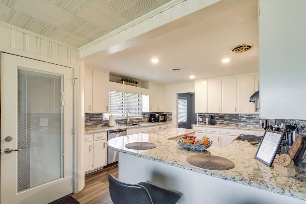 Home w/ Patio & Games Near Dtwn Pensacola! - East Pensacola Heights, FL